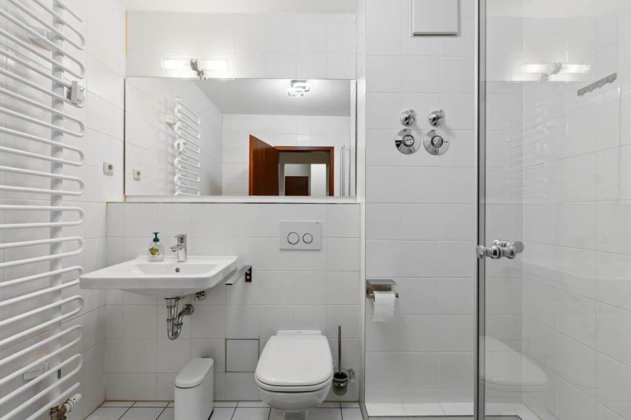 Eindrucksvolle Zwei-Zimmer-Wohnung Mit Balkon Und Grosser Kueche Leipzig Exteriör bild