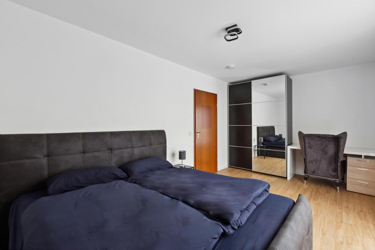 Eindrucksvolle Zwei-Zimmer-Wohnung Mit Balkon Und Grosser Kueche Leipzig Exteriör bild